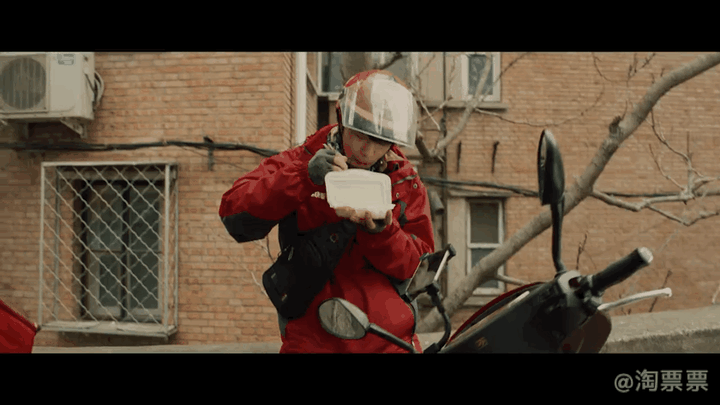 如何评价肖战在最美表演《家规》和《买耳朵》中演绎的两个截然不同的