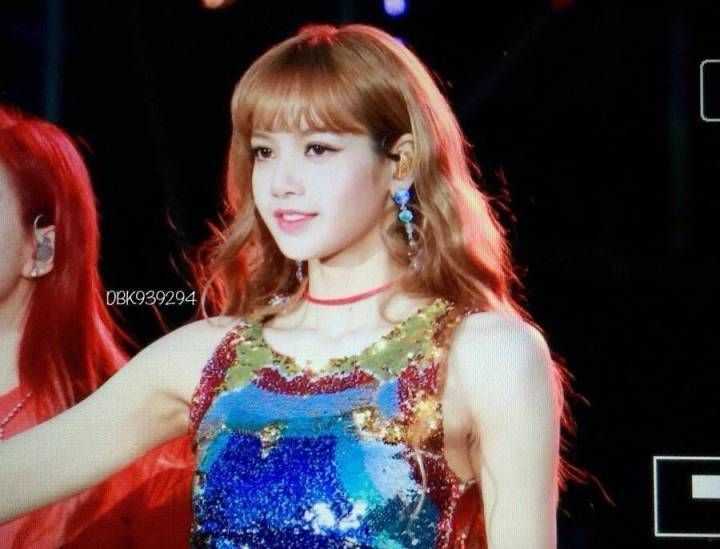 最近网上传的blackpink成员lisa多次穿"ace 伴舞系列服装"各位有什么