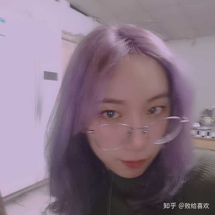 头发染色后,各种颜色掉色的过程是什么样子的?