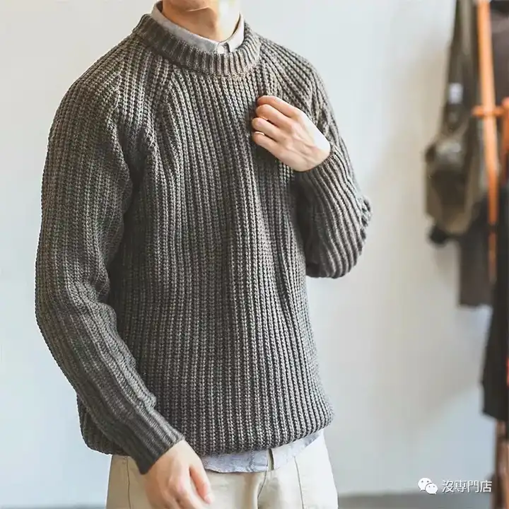 衬衫 毛衣/卫衣      衬衫毛衣搭时试试不把领子翻出来也很暖糯