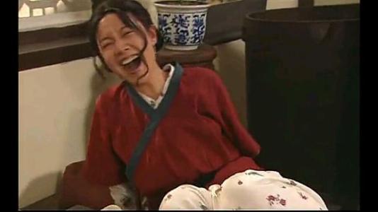 《武林外传》第十三集,佟湘玉杠铃般的笑声,终于找到表情包来源了.