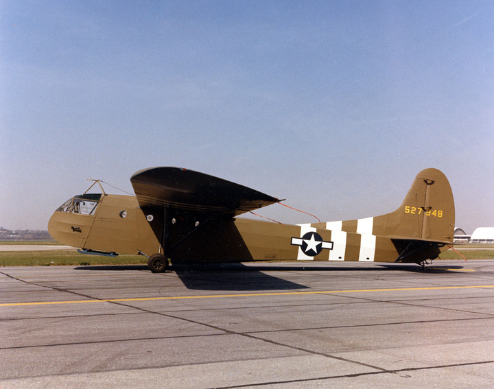 1944年6月14"首飞",起初是为了替代另一个滑翔机 waco cg-4 [2](下图)