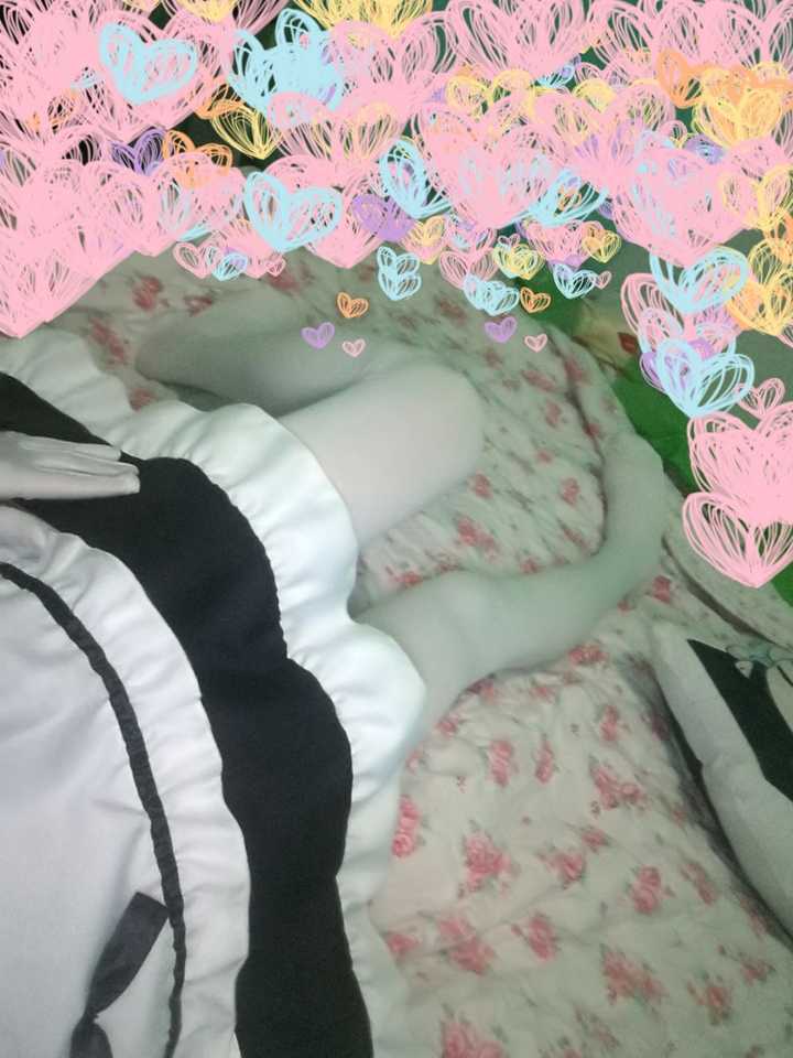 手动滑稽 没错我不仅腿细身材不错,还有你们女生羡慕的ccup   @泣空