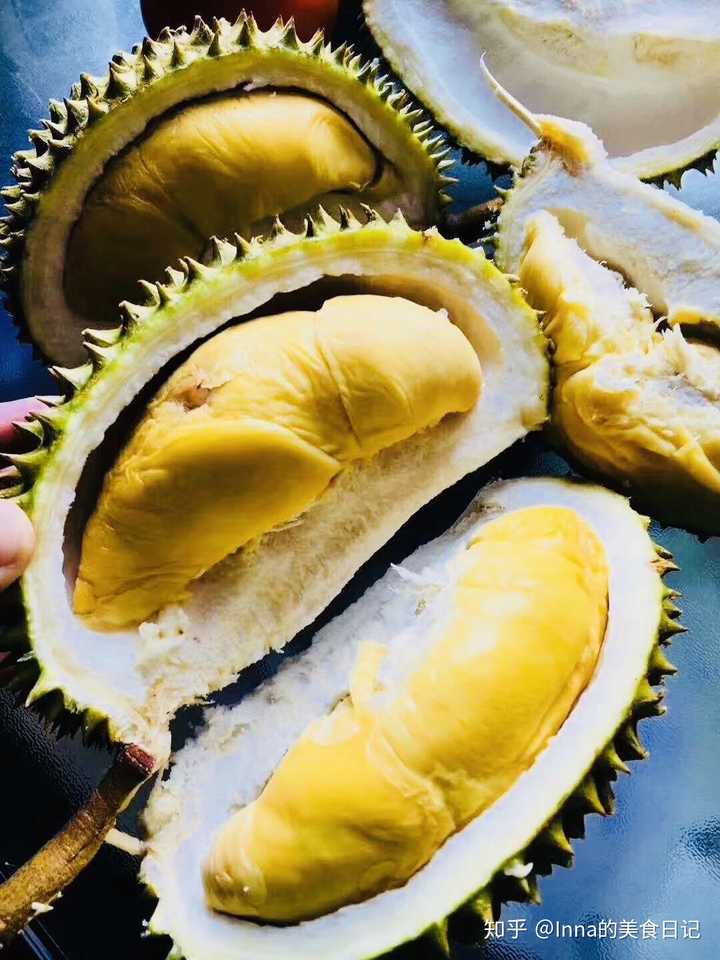 滑似黄油的榴莲肉,炒鸡浓香口感,食而留恋,更爱榴莲～ 含在嘴里的