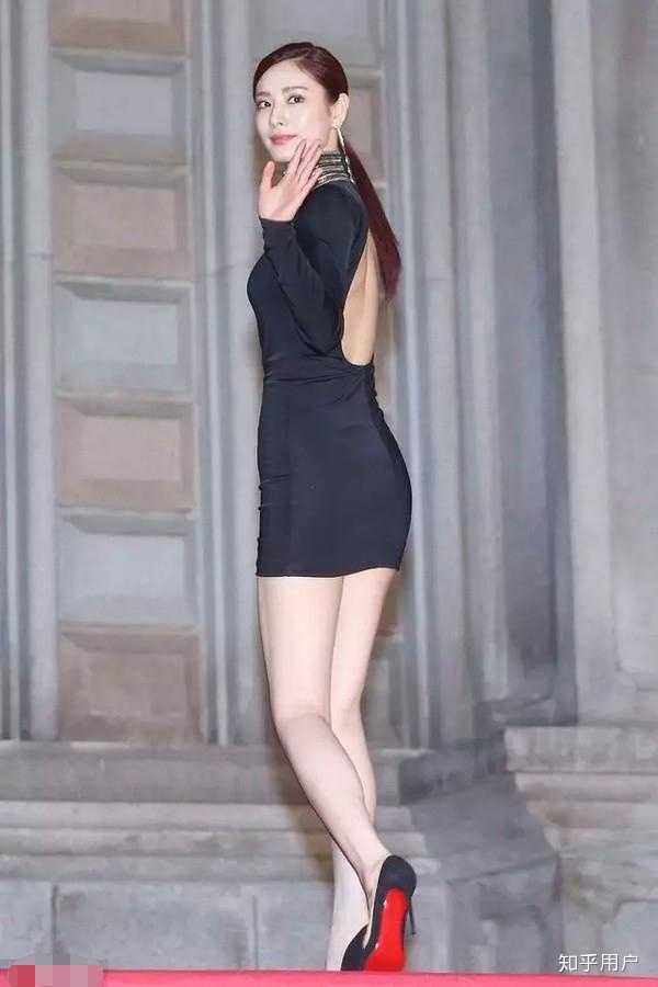 有哪些女星的腿非常漂亮?