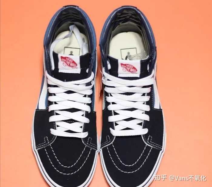 vans sk8-hl黑蓝高帮鞋的鞋后跟的标志和鞋舌上面的图标是什么样的?