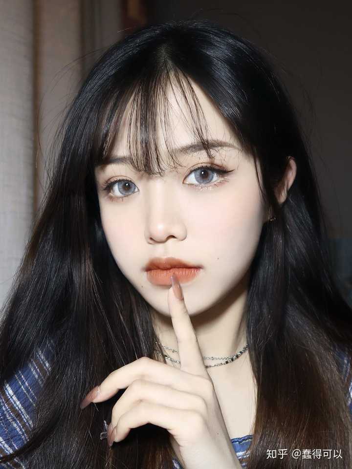 有没有卖正规安全美瞳隐形眼镜的小姐姐啊想买一副大直径美瞳不知道在