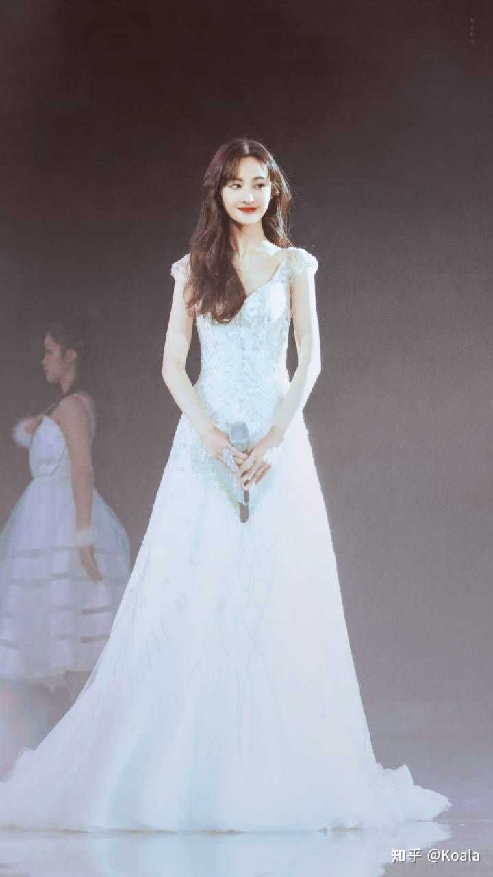 如何评价郑爽在《王牌对王牌》中的穿的安娜公主造型?