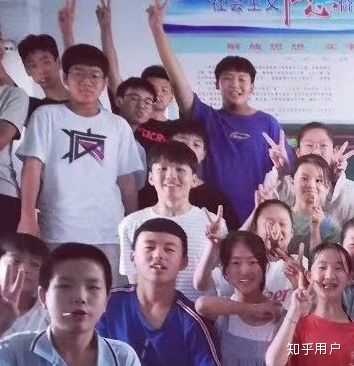 不是高中,初中,初一合照