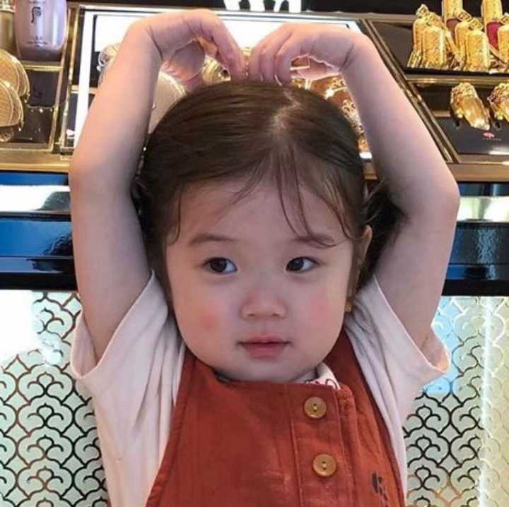 我jio得这几个小女孩可爱死了,我小时候要长这样,估计都得笑死