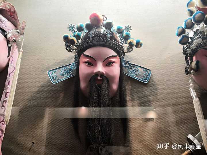 为什么很多人有小丑恐惧症但是却很少听说有人有脸谱恐惧症?
