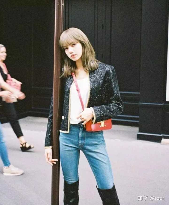 BlackpinkLisa,blackpinklisa头像 能否从专业角度分析blackpink中lisa的身材?