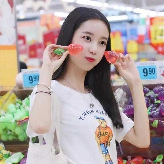 生活不如意,此时此刻内心烦躁,思念泛滥,情绪泛滥,不想说话,心灰意冷