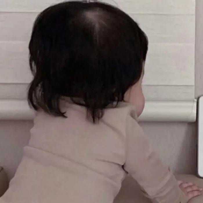 因为有一个憨憨的女朋友,所以手机里存了一堆憨憨的情头/捂脸.