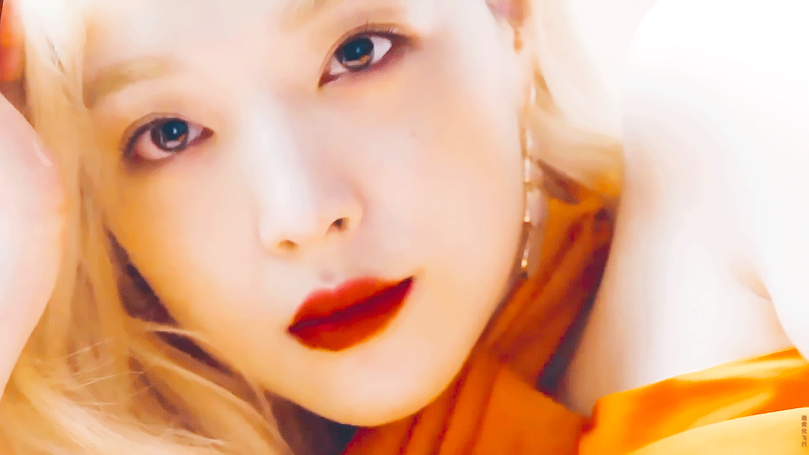 杨超越的颜放在韩国女团中可以称之为神颜吗?