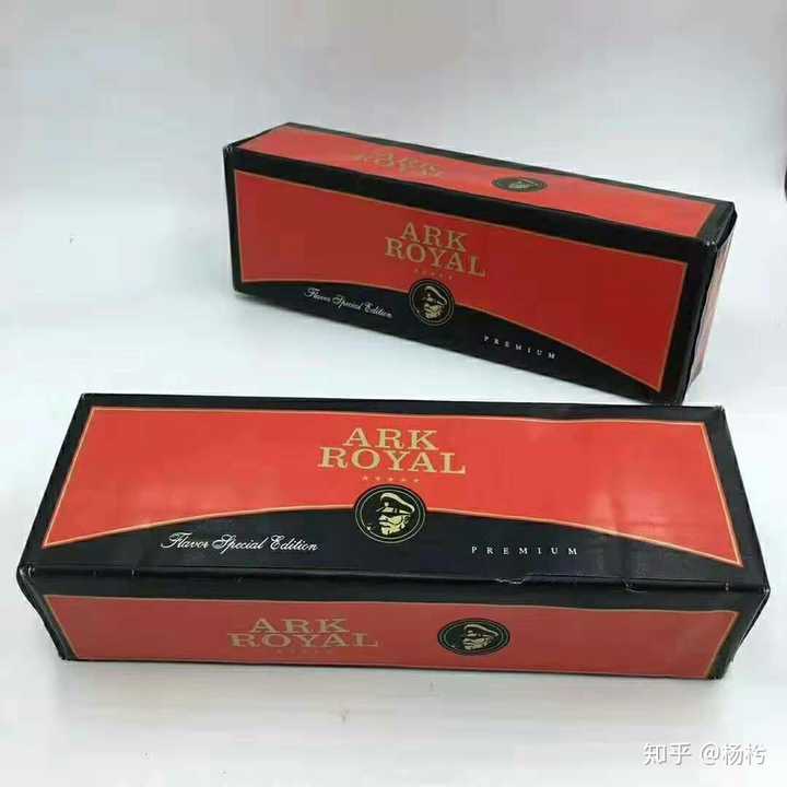 经典老船长巧克力香烟有着橙色的外观,醒目而养眼的外观风格简约又