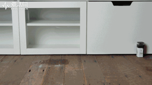 从gif动画中我们可以很明显的看到,当开启虚拟墙后,roomba 980还未