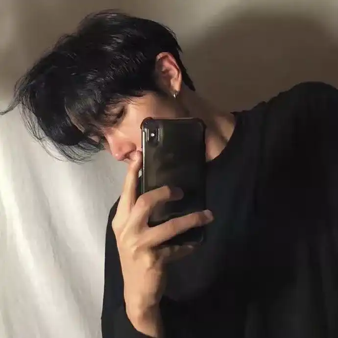 有哪些酷酷的男生头像?