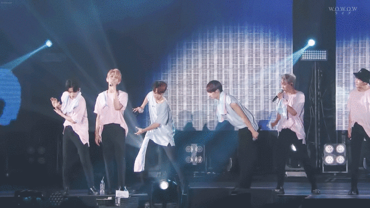 有哪些南韩爱豆绝美动图?