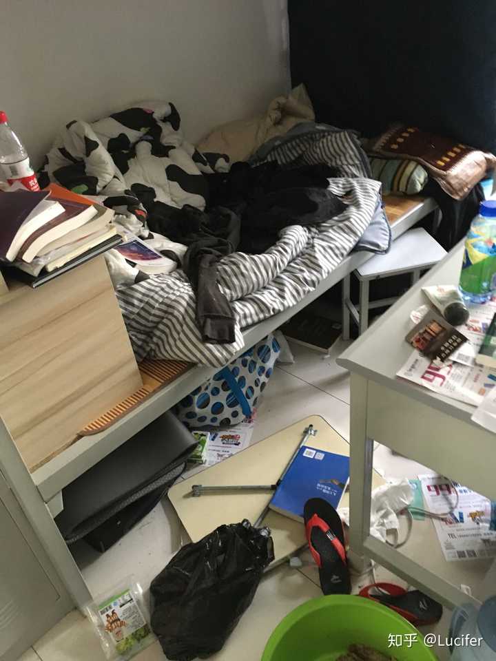 不是很脏,但是特别乱