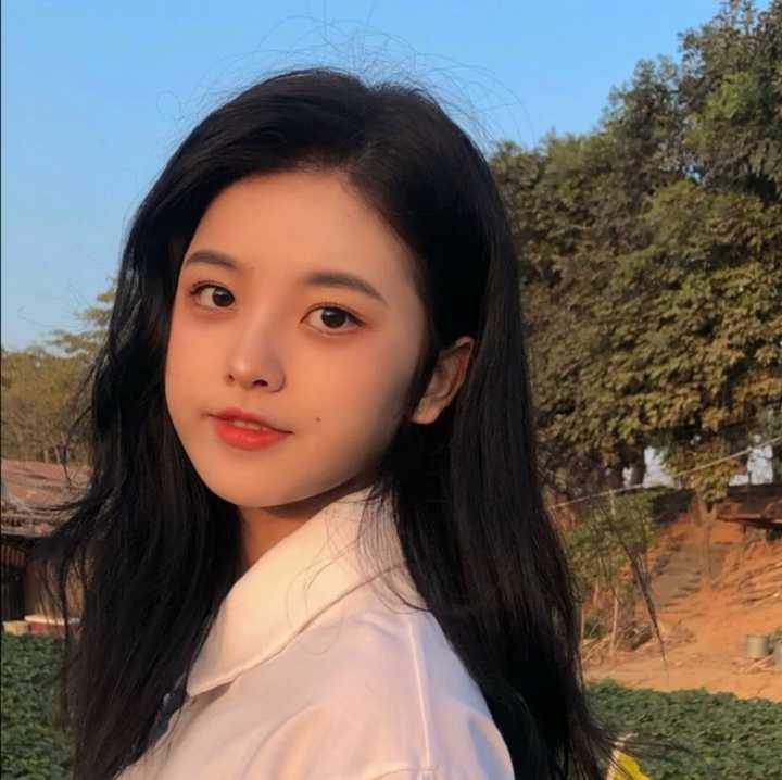 有没有看起来非常干净的女生头像?