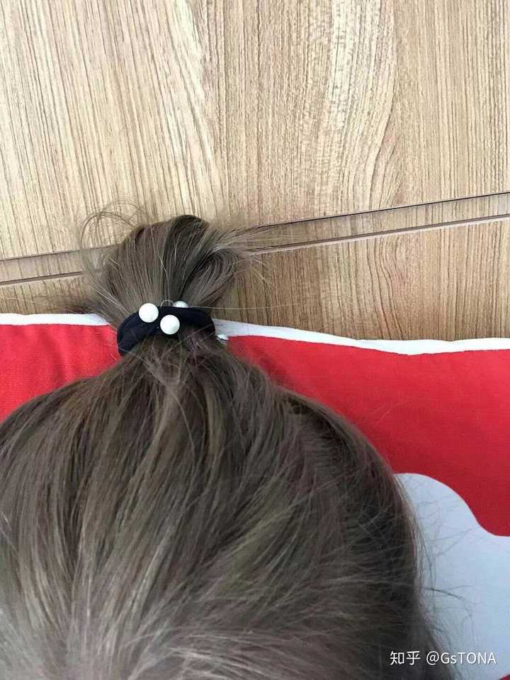 想染一个铅笔灰,原本是纯黑的发色,这样以后褪色是什么颜色,有图吗?