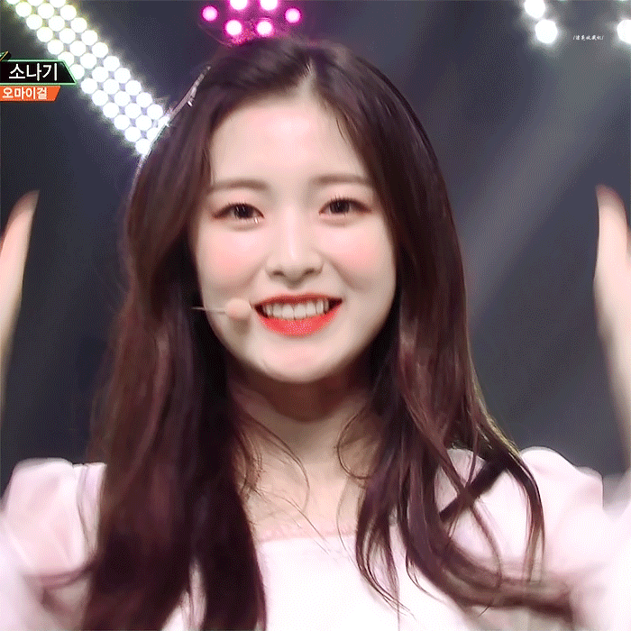 ohmygirl的忙内崔乂园arin啊!真的是被忽略的美颜!