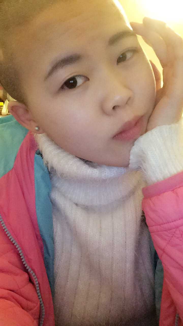 美女剃光头