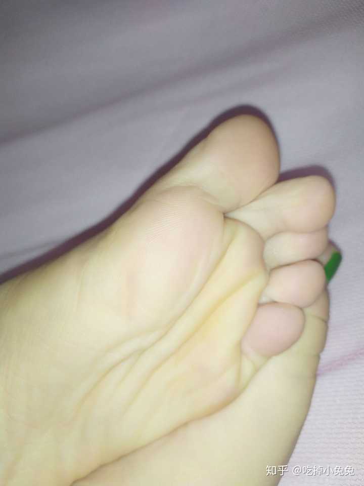 女生脚大也会很好看吧?