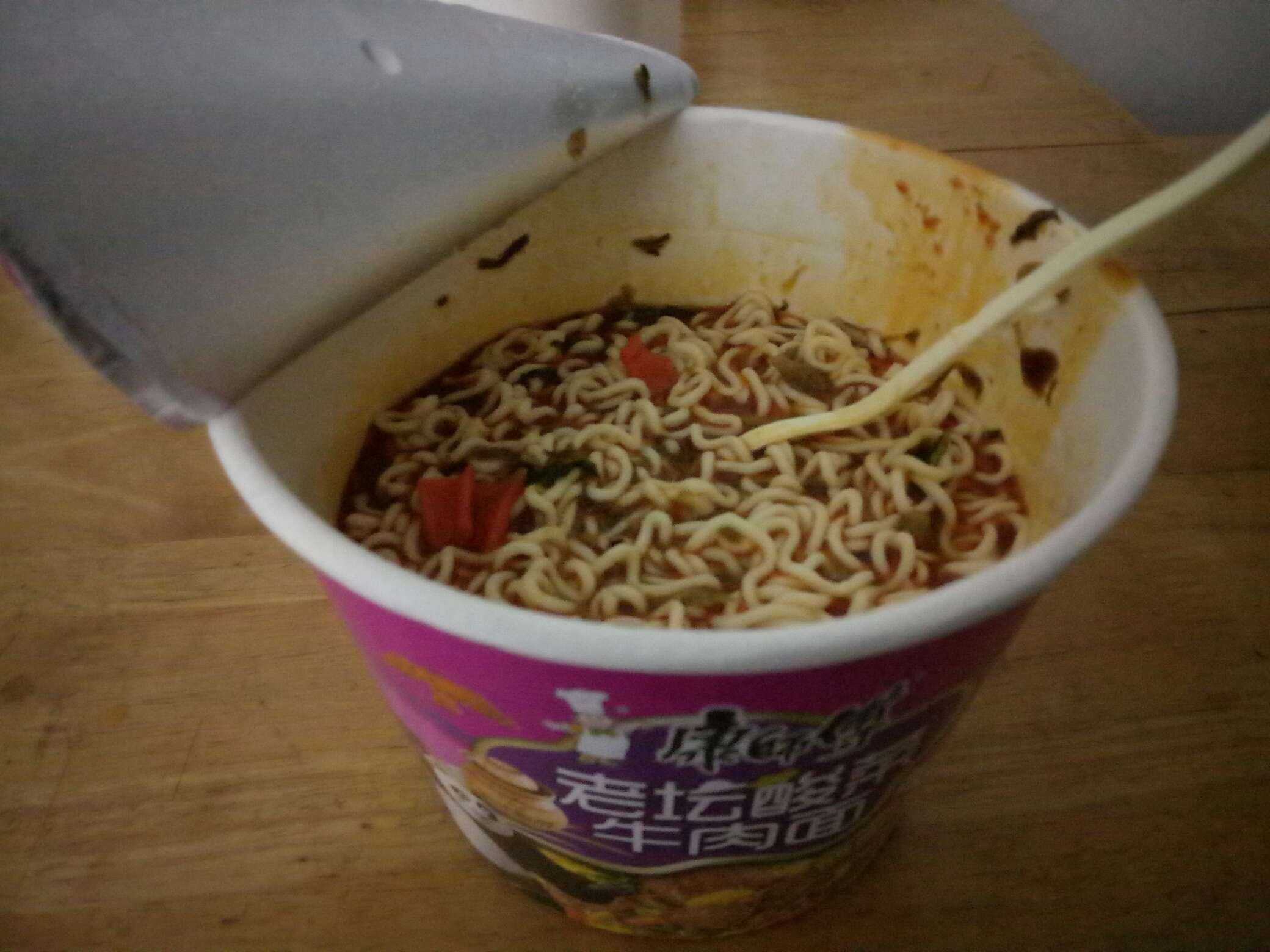 都混到吃泡面了,就别跟我说没营养