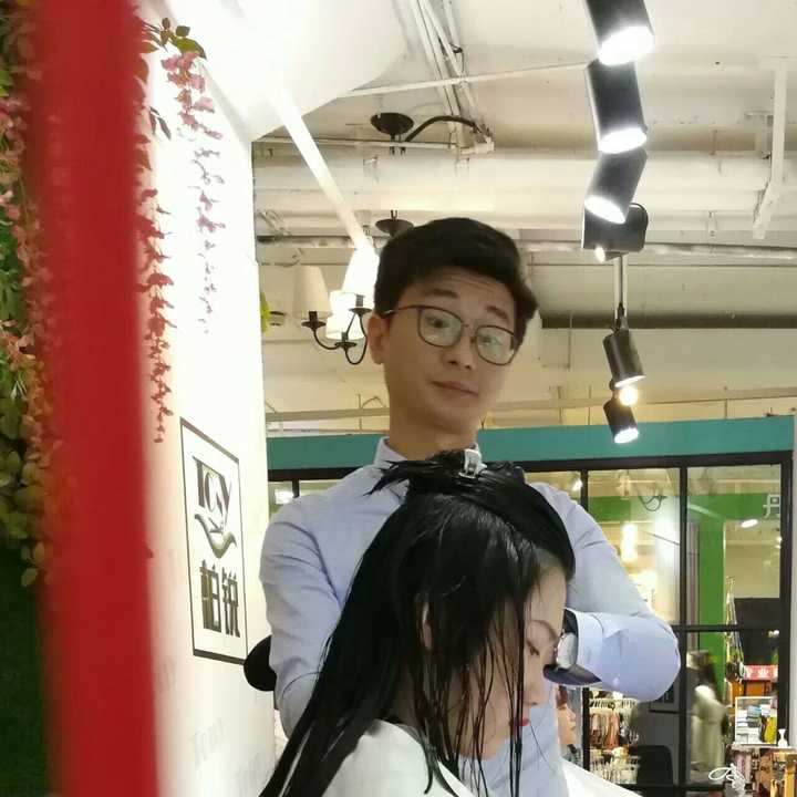 理发师对你做过最丧心病狂的事是什么?