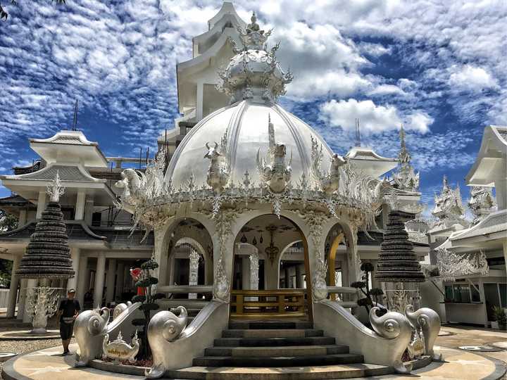 佛教寺庙有没有像教堂那样出现比较现代的造型?