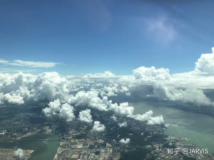 飞行员经常开飞机,在驾驶室视野中看到过哪些地面上看不到的情景?