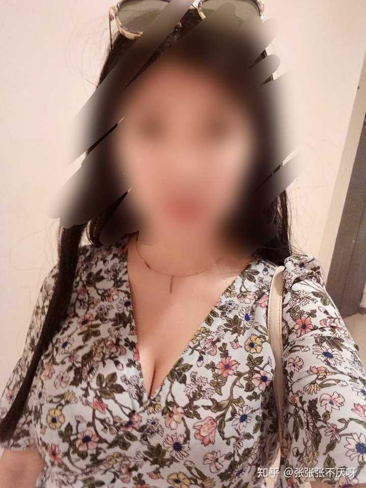 和一个大胸妹子谈恋爱是什么感觉?