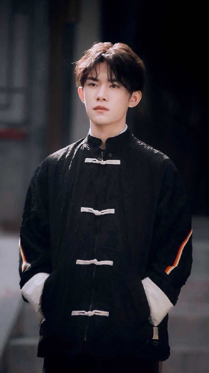 有什么易烊千玺好看的壁纸?