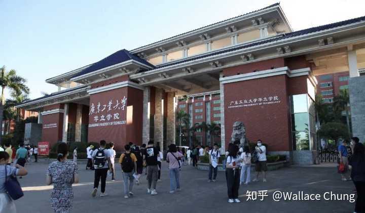 广东工业大学华立学院的图书馆或教室环境如何?是否适合上自习?