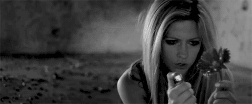 你如何看待艾薇儿(avril lavigne)?