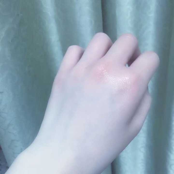 你身边有没有肤白如雪的女孩?皮肤白到什么程度?