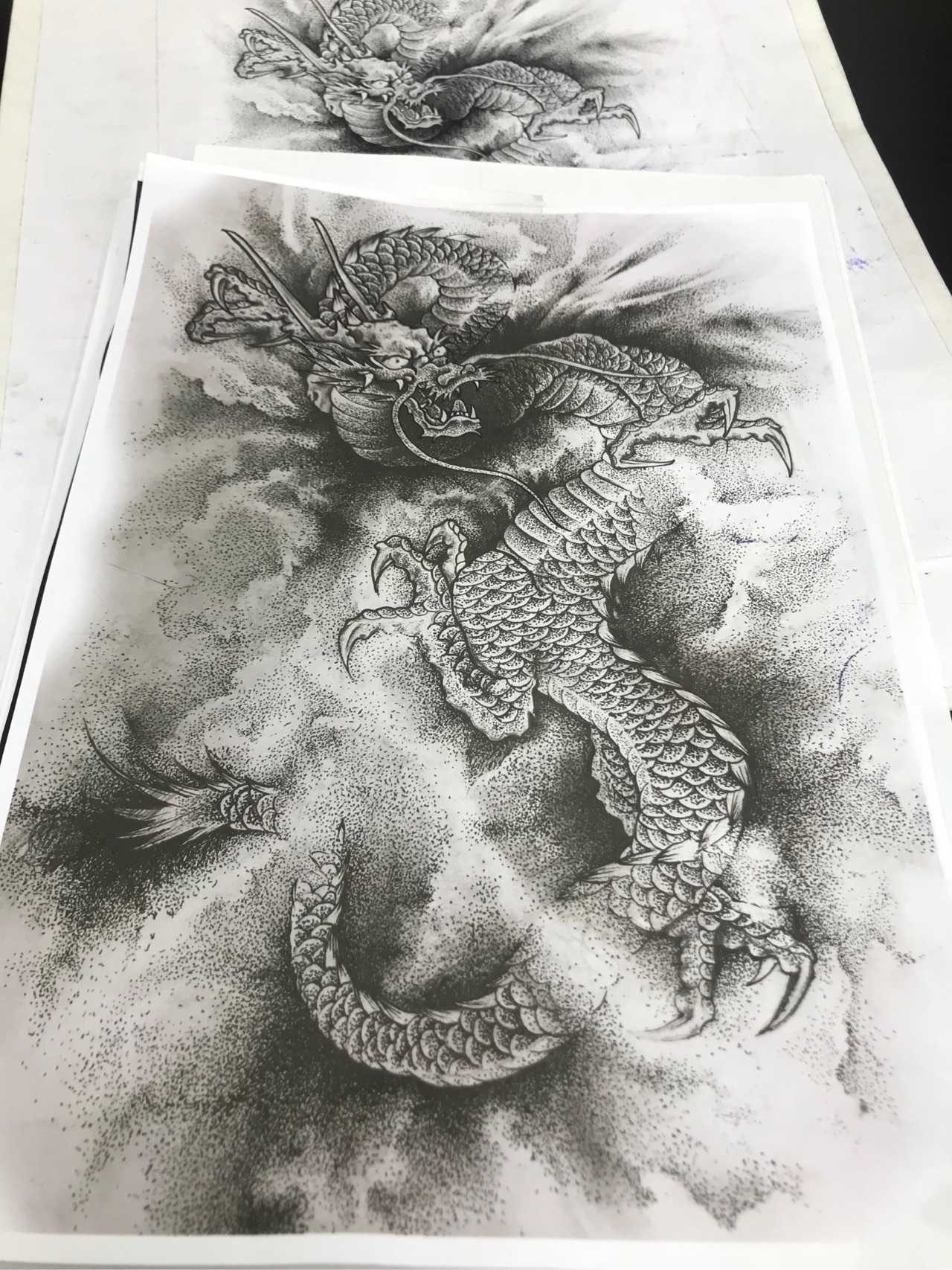云中龙 说来惭愧,做这么久文身竟然第一次画龙.