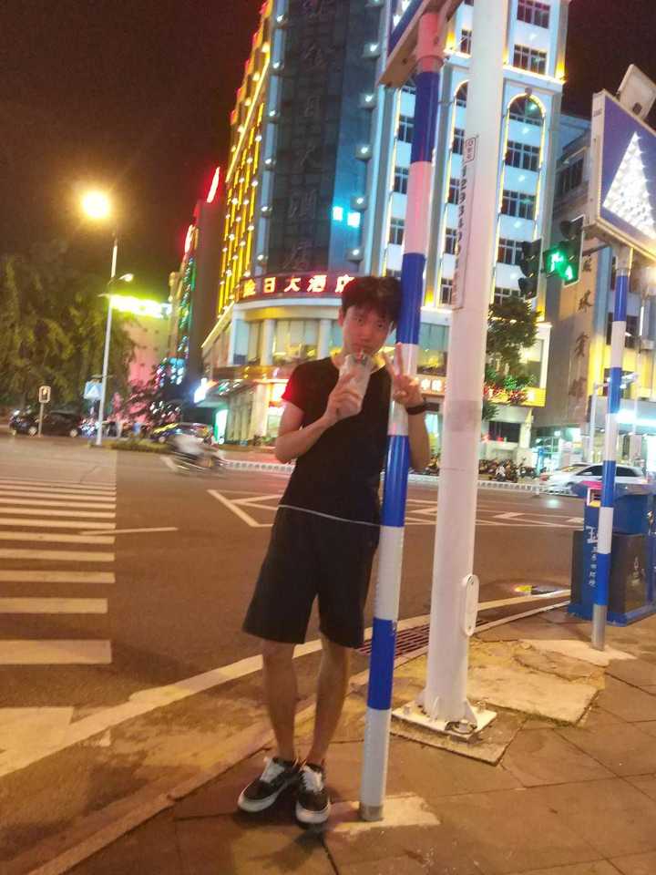男生怎么拍照才好看?