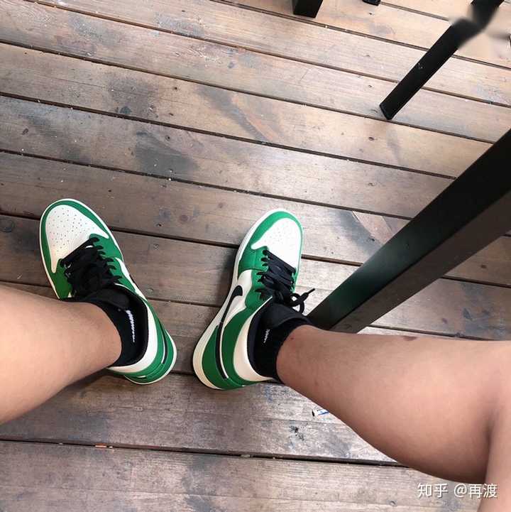 夏天穿aj真的不热吗?