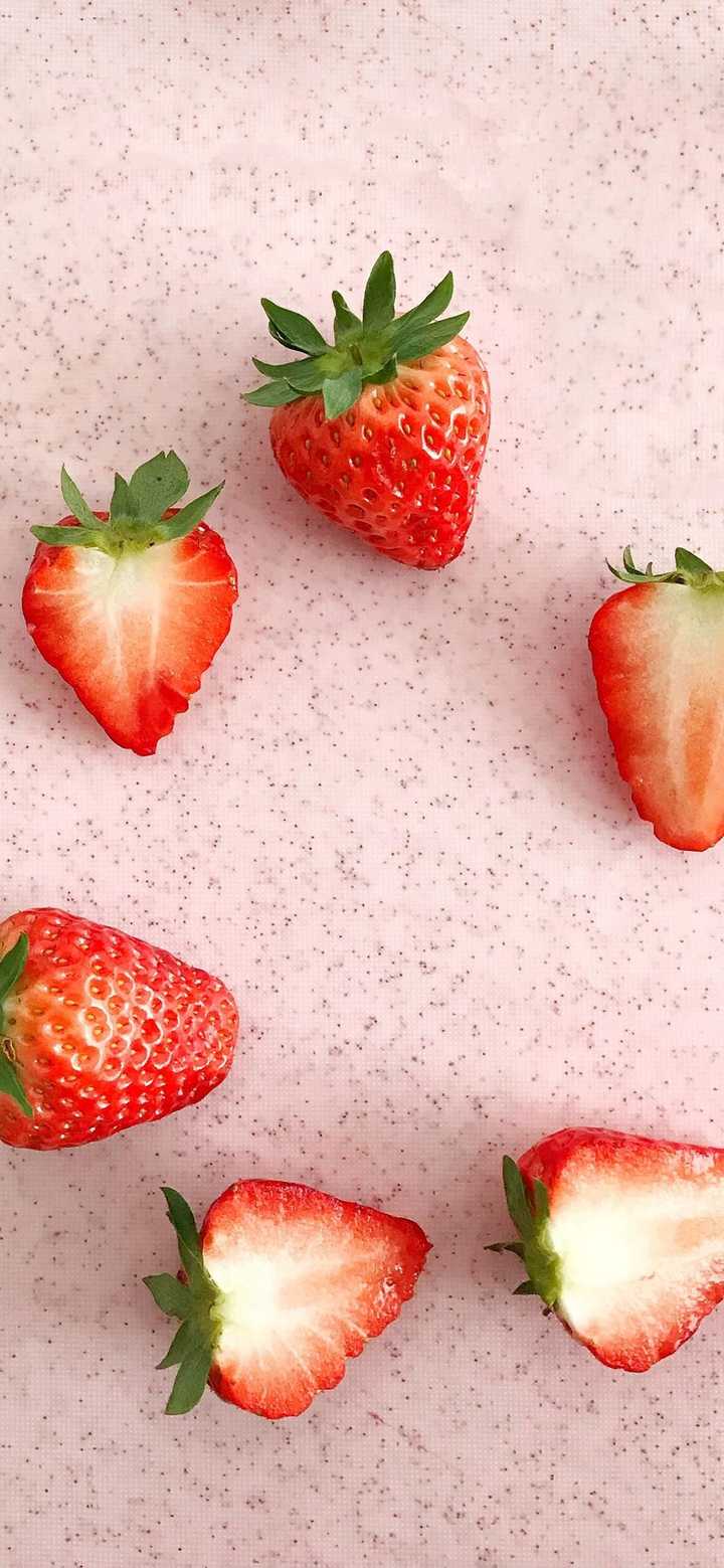 有没有哪些草莓的图片适合当壁纸?