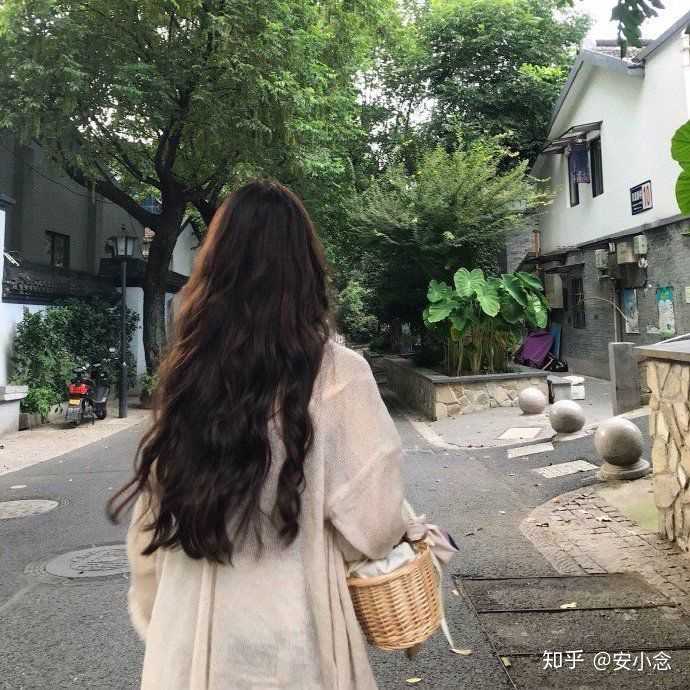 简单遮住脸的 女生头像?