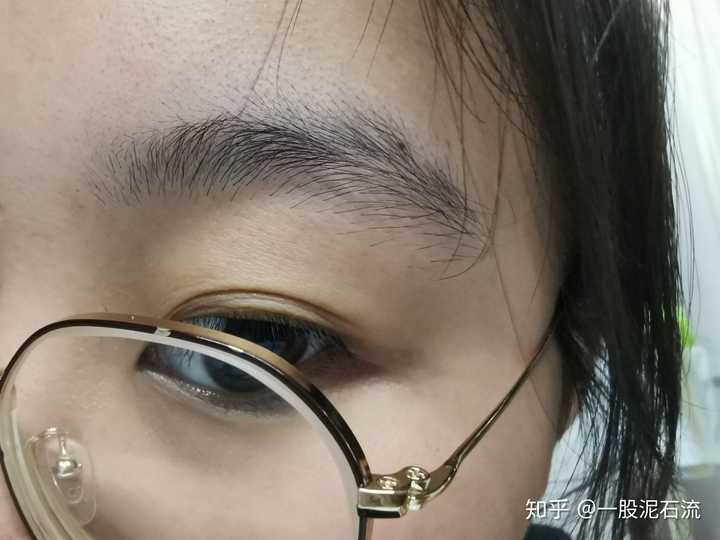 女生眉毛浓是一种什么样的体验?