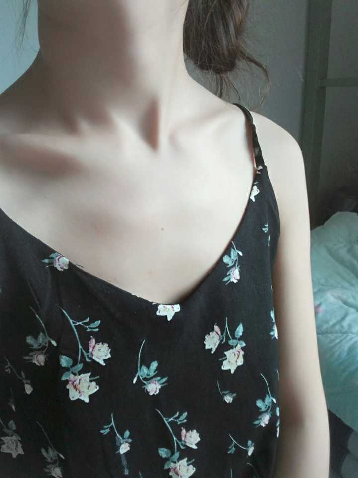 女生胸小是一种什么样的体验?