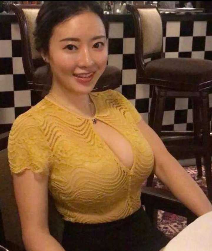 为什么大多数人对胸大的女孩子充满恶意?