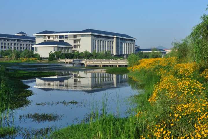 东南大学九龙湖校区是不是全国最难看的新校区?