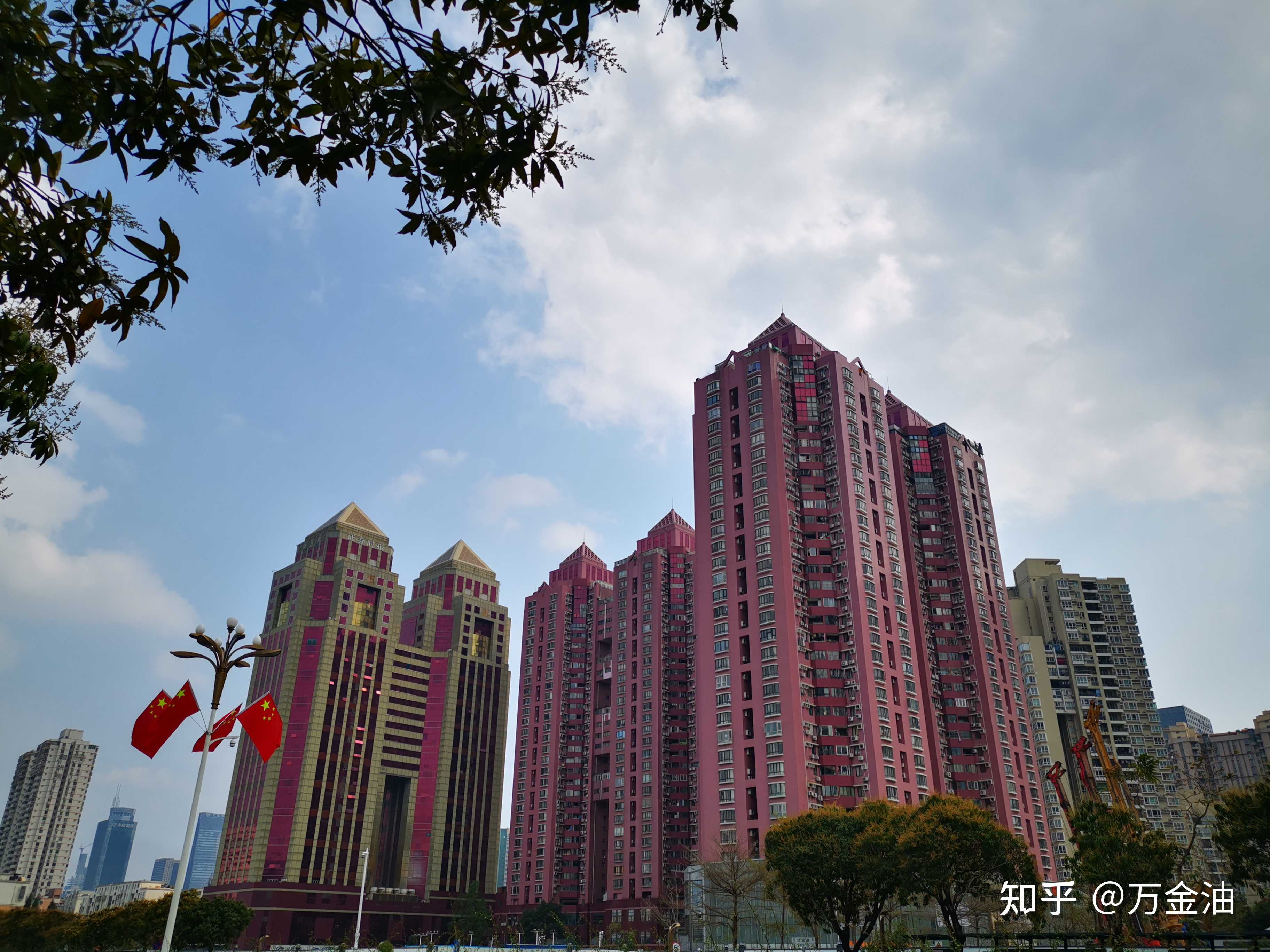 万金油 的想法 传说中的深圳四大 鬼楼之首中银大厦 知乎