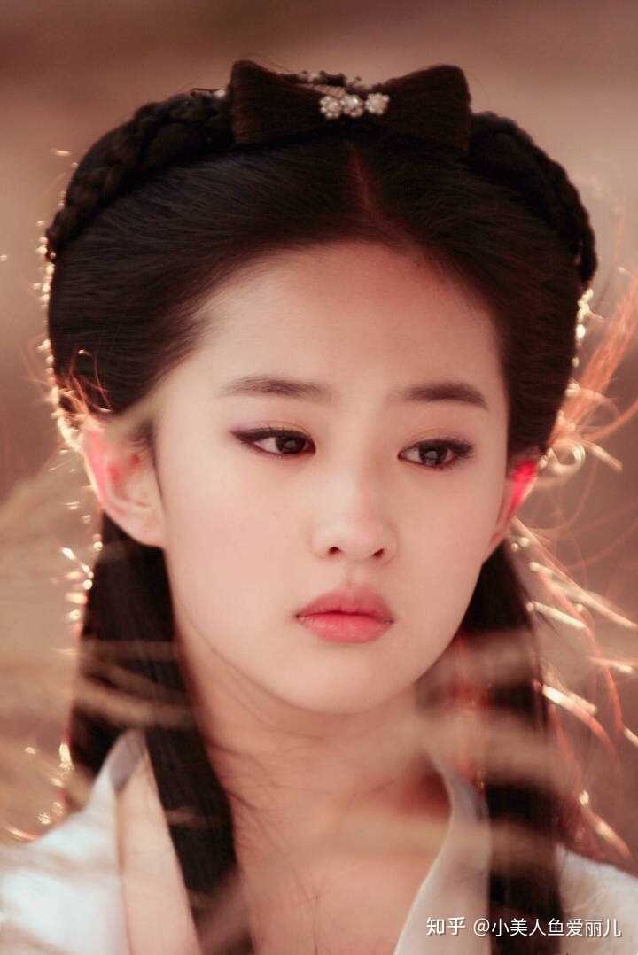 有没有嘴唇厚却很漂亮的女孩?
