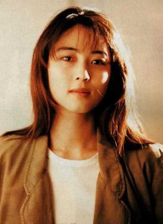 如何评价歌手坂井泉水?